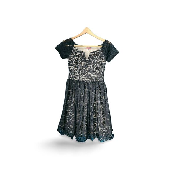 Chi Chi London Women’s Dress 6 Black Cream Floral Lace Fit Flare Retro - Picture 2 of 13